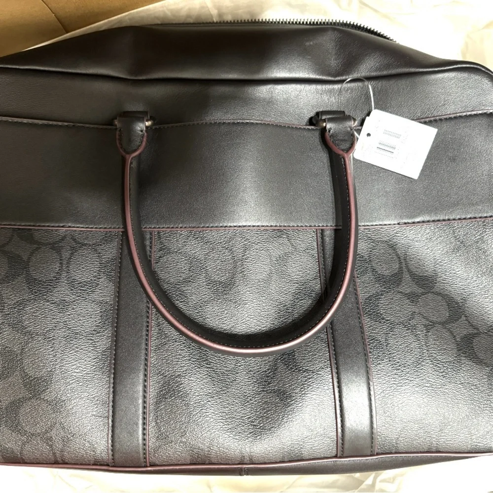 Coach carryall shoulder messenger/laptop bag. - Picture 2 of 7